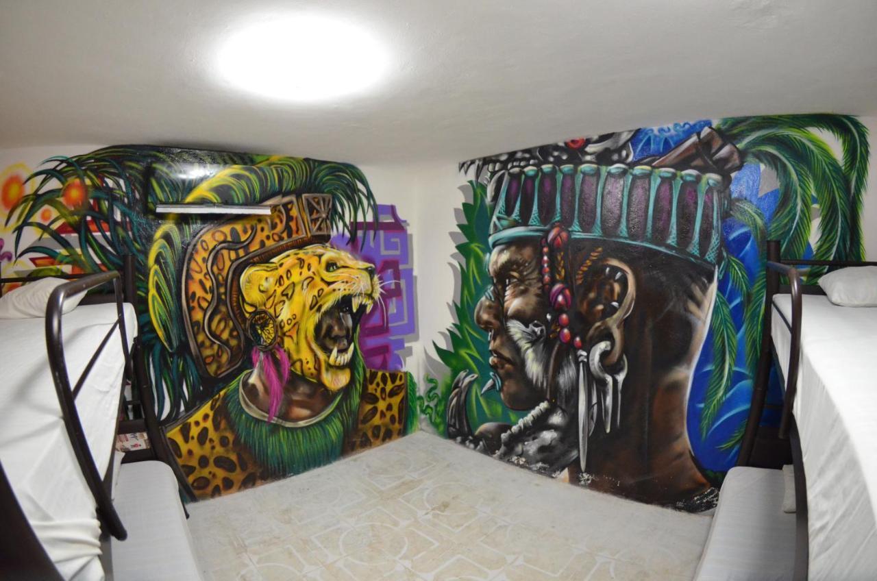 Fiesta Party Hostel - Канкун Екстериор снимка