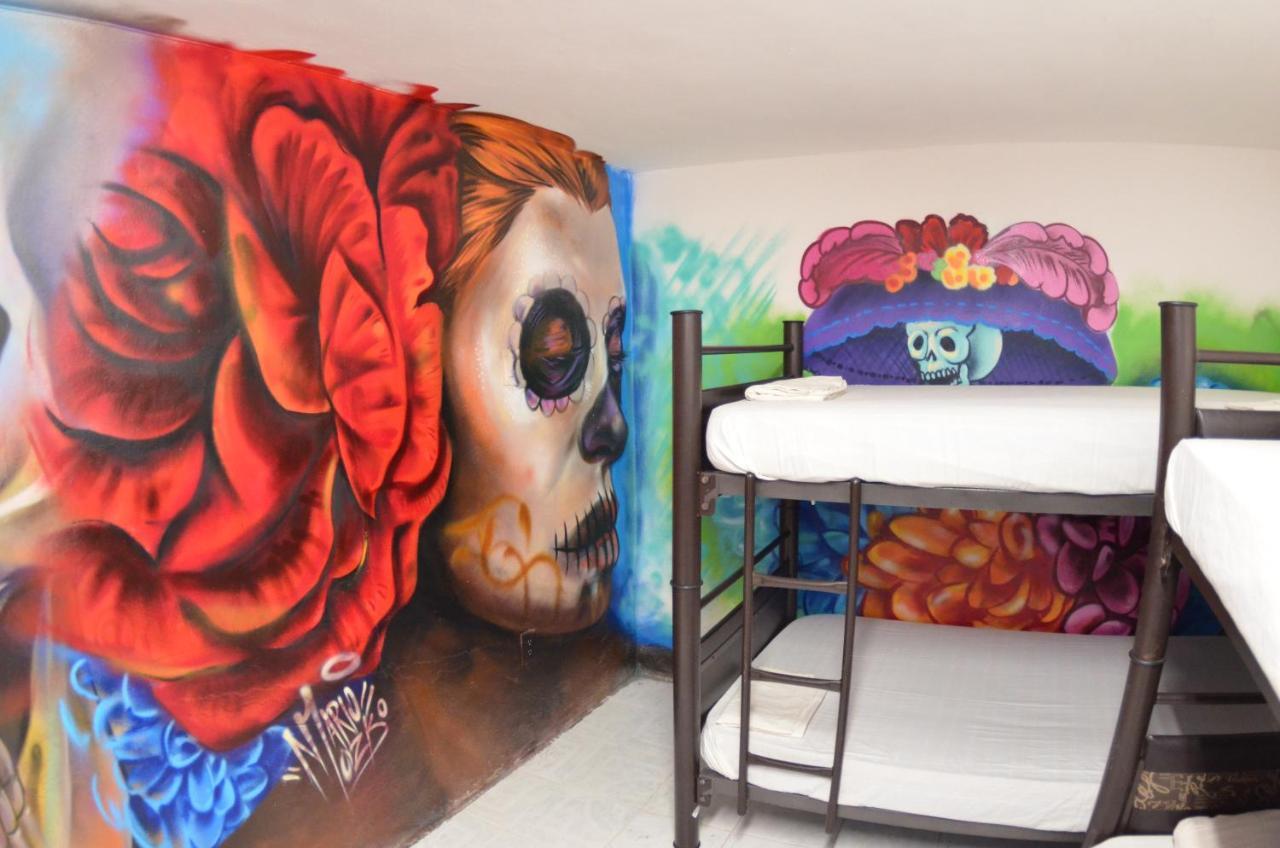 Fiesta Party Hostel - Канкун Екстериор снимка