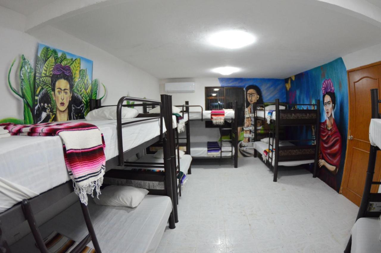 Fiesta Party Hostel - Канкун Екстериор снимка