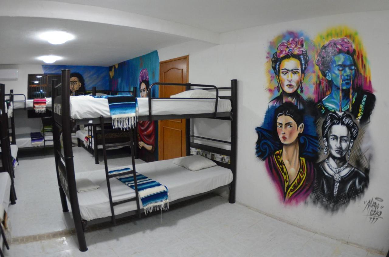 Fiesta Party Hostel - Канкун Екстериор снимка