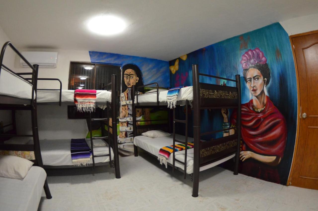 Fiesta Party Hostel - Канкун Екстериор снимка