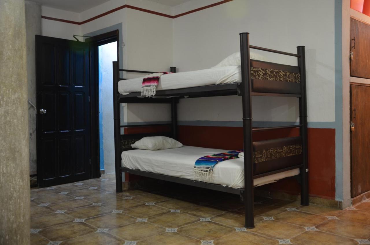Fiesta Party Hostel - Канкун Екстериор снимка