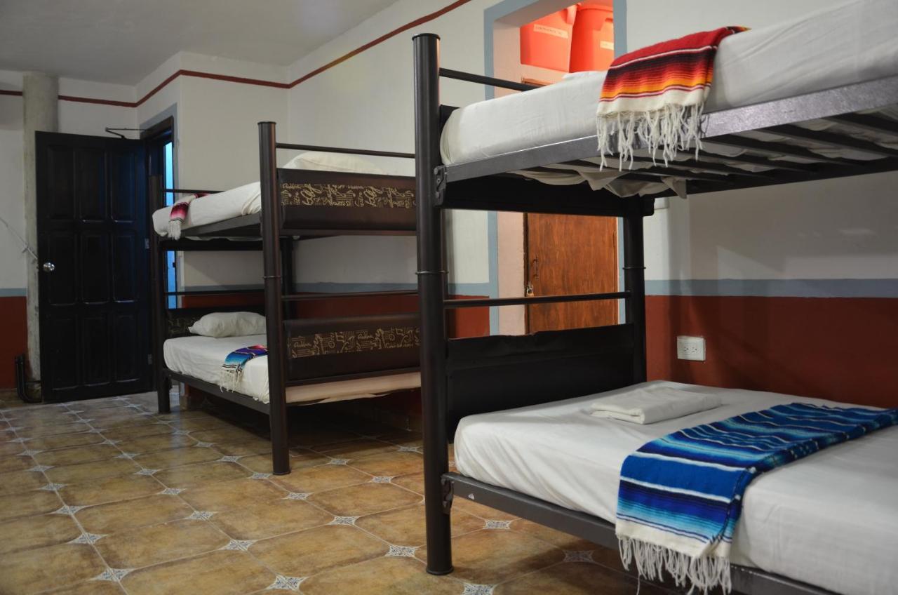 Fiesta Party Hostel - Канкун Екстериор снимка