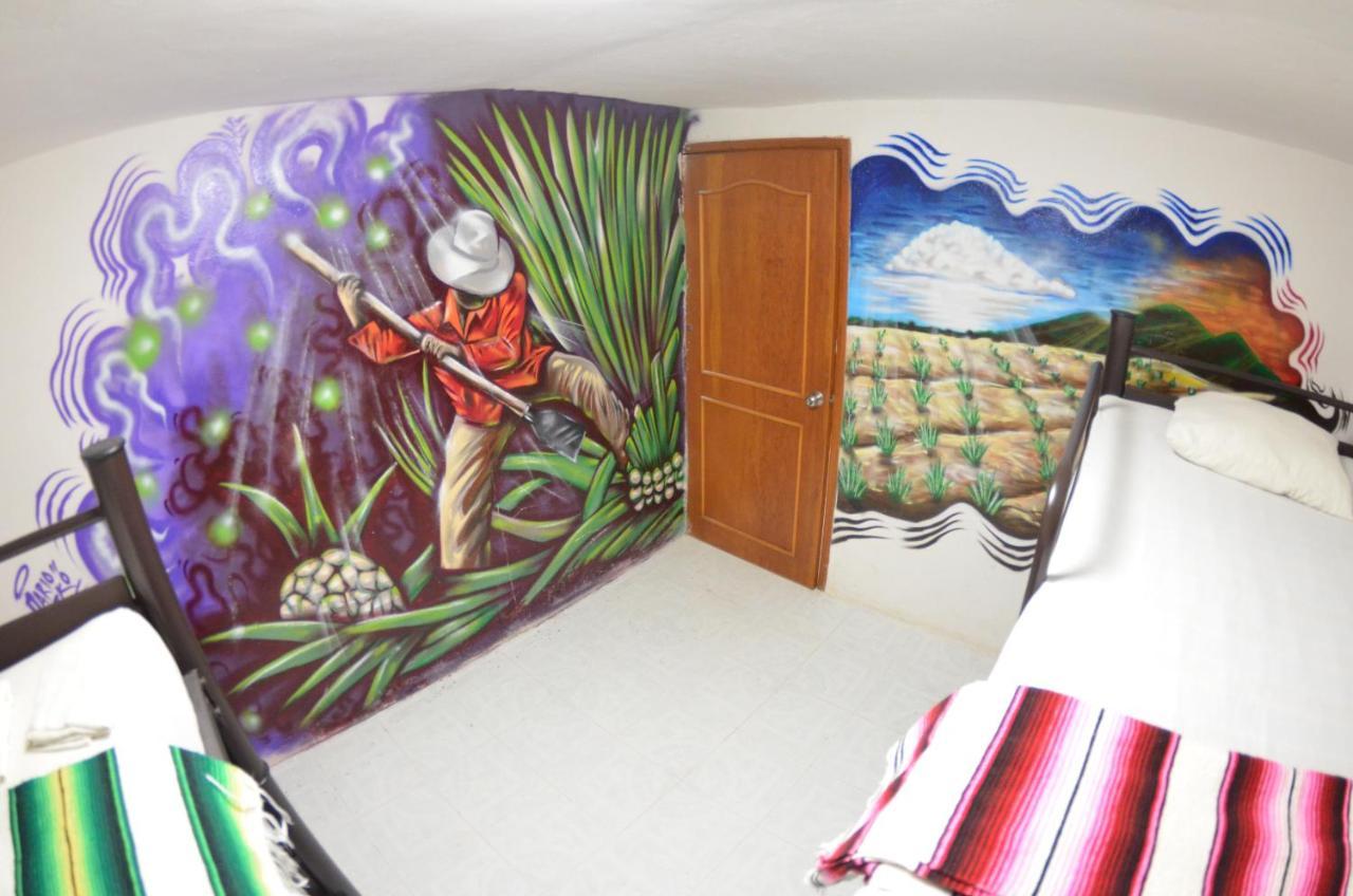 Fiesta Party Hostel - Канкун Екстериор снимка