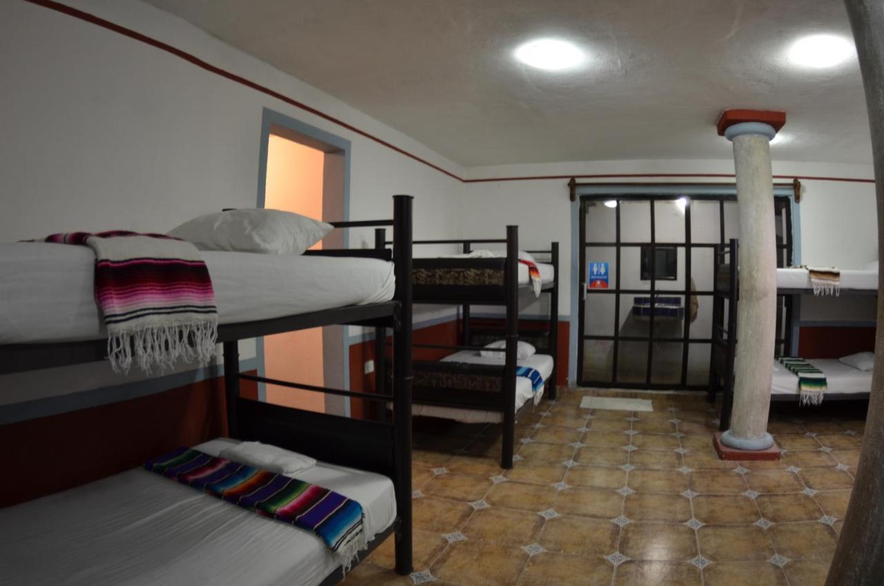 Fiesta Party Hostel - Канкун Екстериор снимка