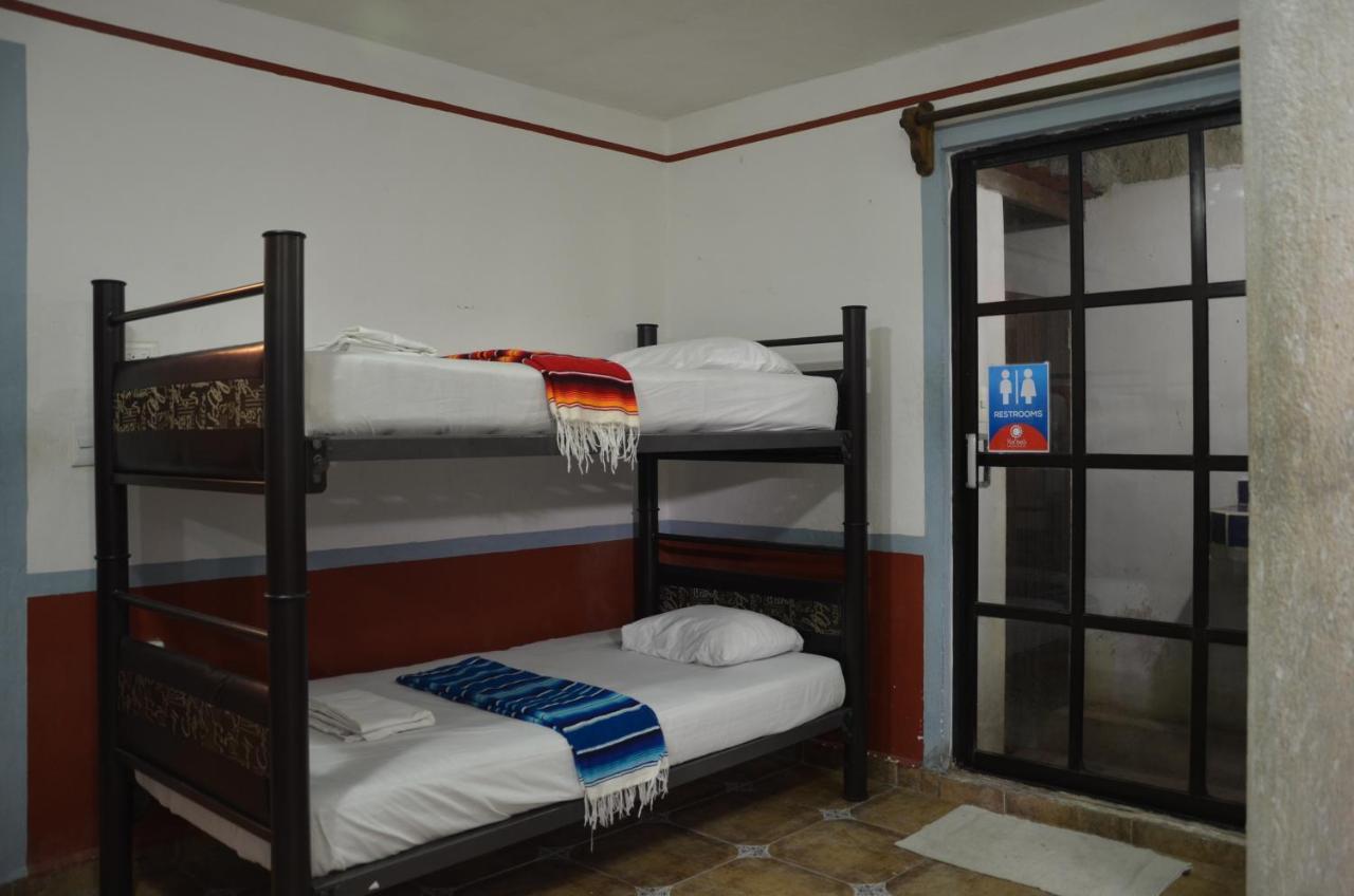 Fiesta Party Hostel - Канкун Екстериор снимка