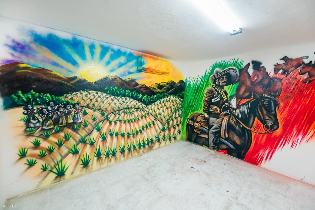 Fiesta Party Hostel - Канкун Екстериор снимка