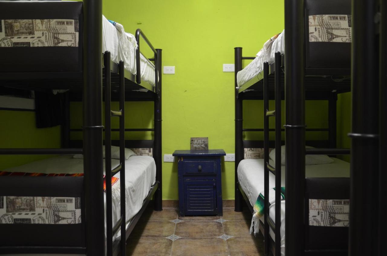 Fiesta Party Hostel - Канкун Екстериор снимка